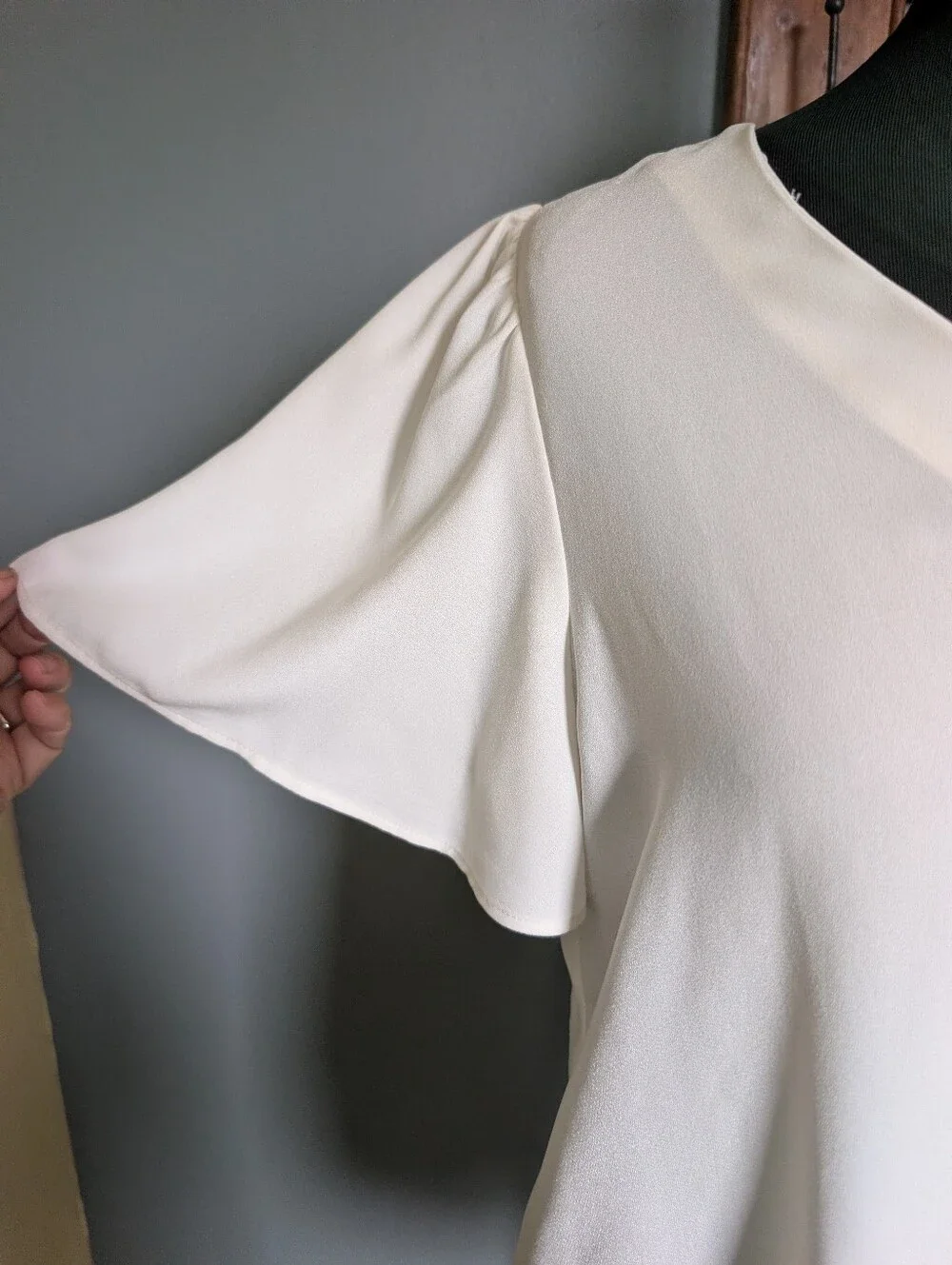 Lauren Conrad Flutter Sleeve Cream Tie-Neck Blouse - Picture 10 of 12
